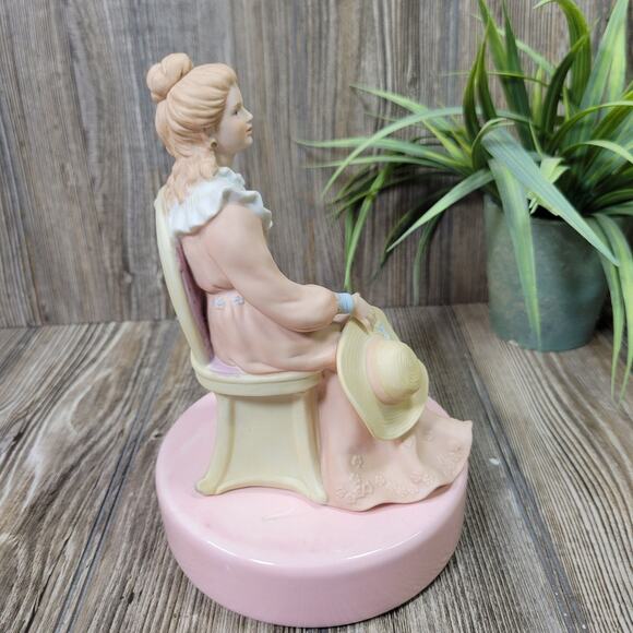 Vintage Sitting Lady Figurine, Homco 1452 - Picture 5 of 6